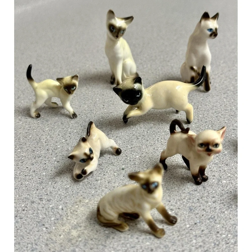 Vtg ceramics (10) Siamese Cat Kitty with Blue Eyes Figurine Playful Pounce Cute